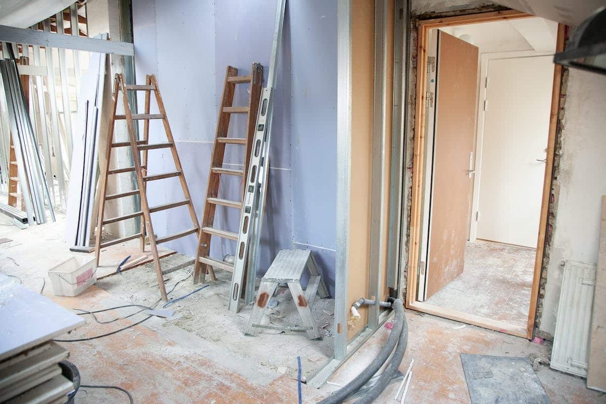 Les étapes essentielles à suivre avant d’entreprendre des travaux chez soi